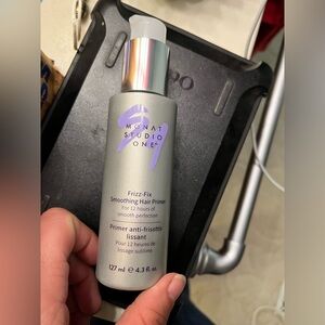 Monat Frizz Fix